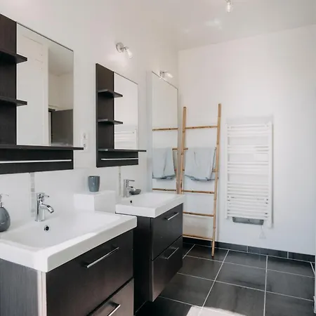 Appartement Coeur De #b1 - Privee Dans Partagee - Proche Commerces Et Transports Cholet