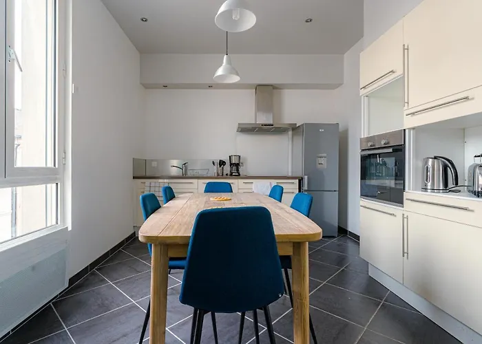 Coeur De #b1 - Privee Dans Partagee - Proche Commerces Et Transports * Шоле